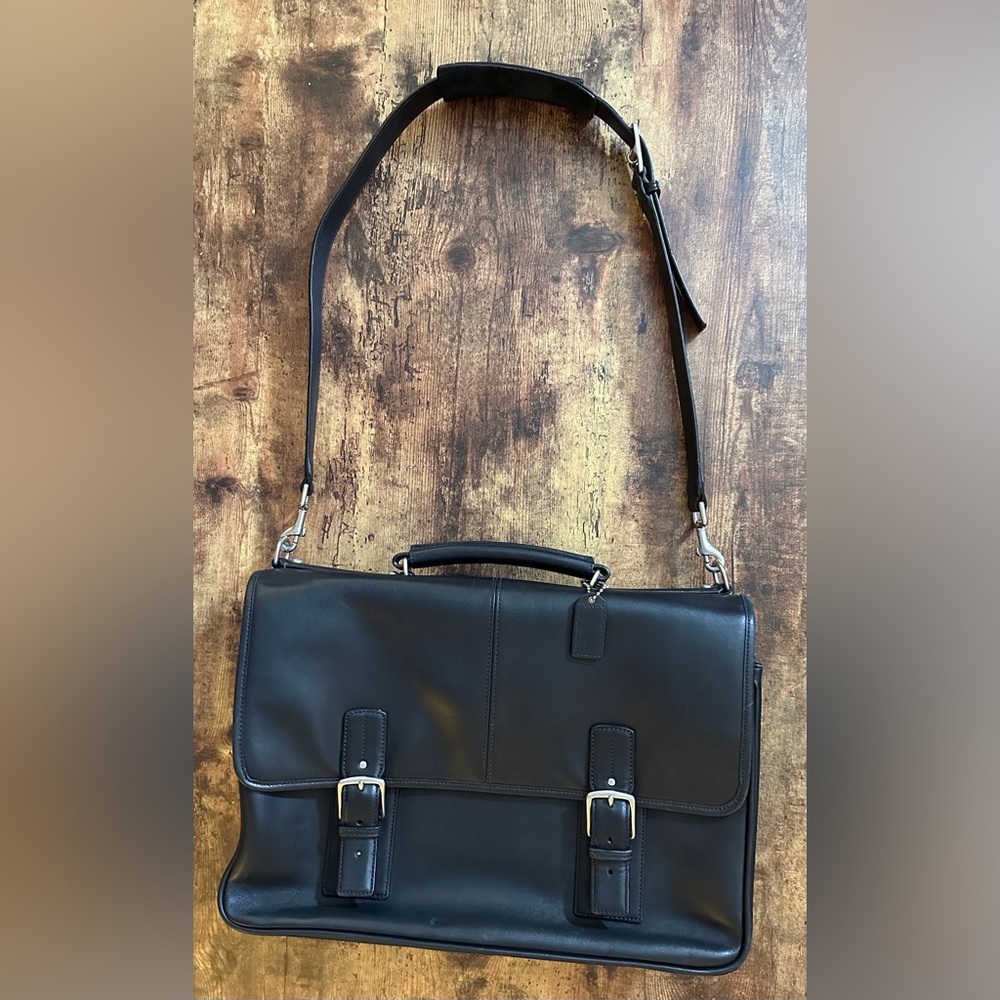 Beautiful Coach leather briefcase messenger bag professional excellent condition